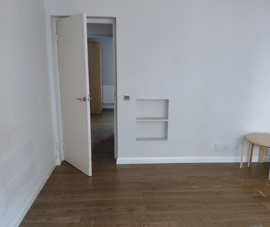 Room Wornington Road in Greater London
