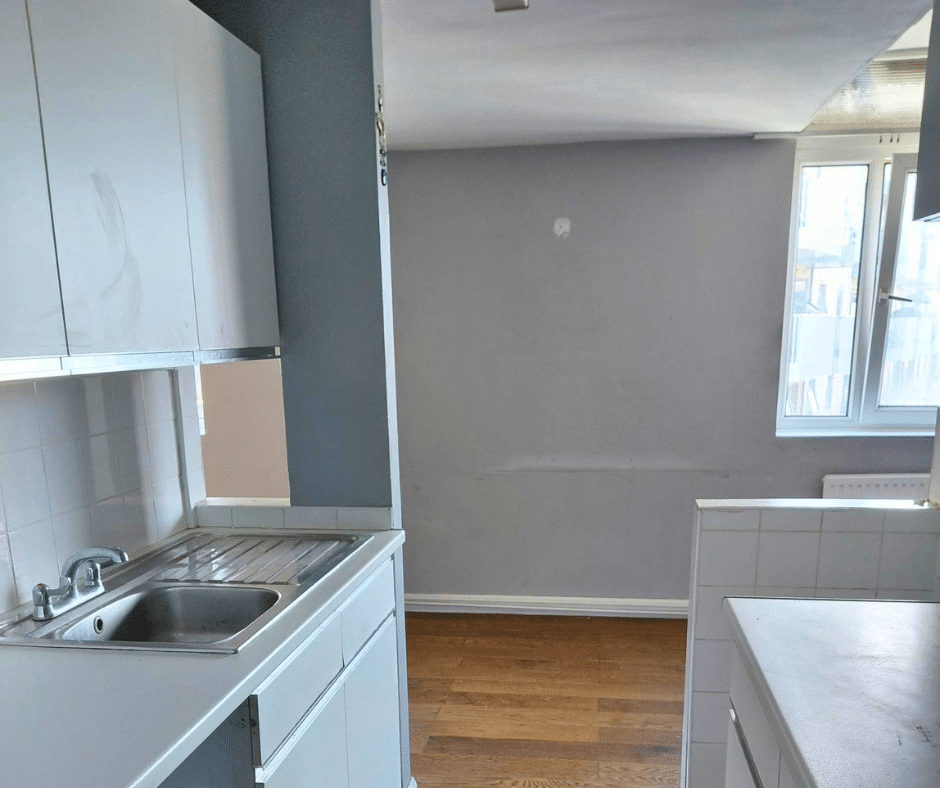 Room Wornington Road in Greater London