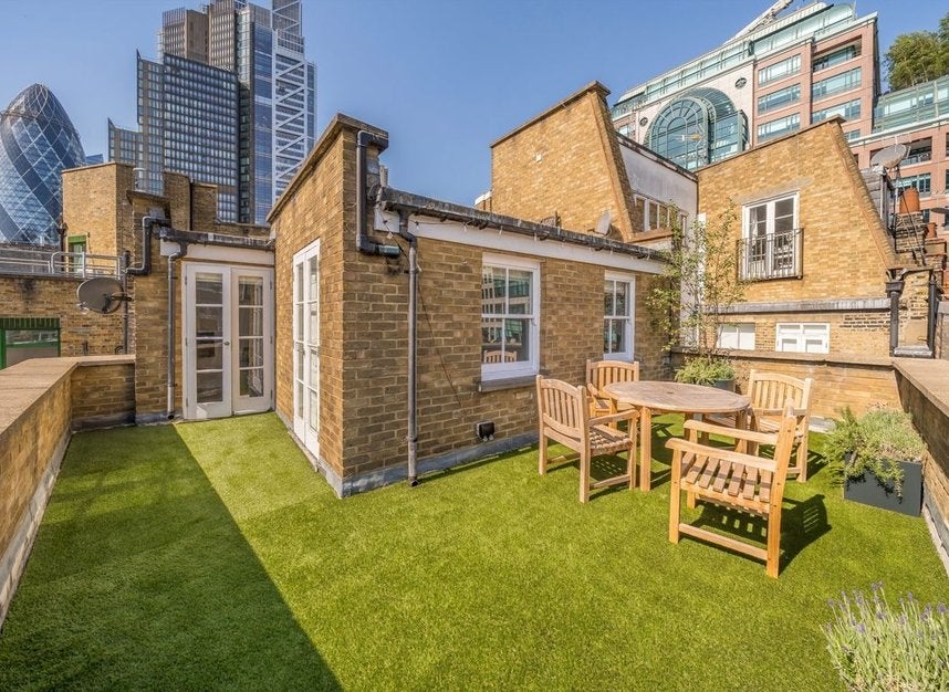 Flat Bishopsgate in City of London