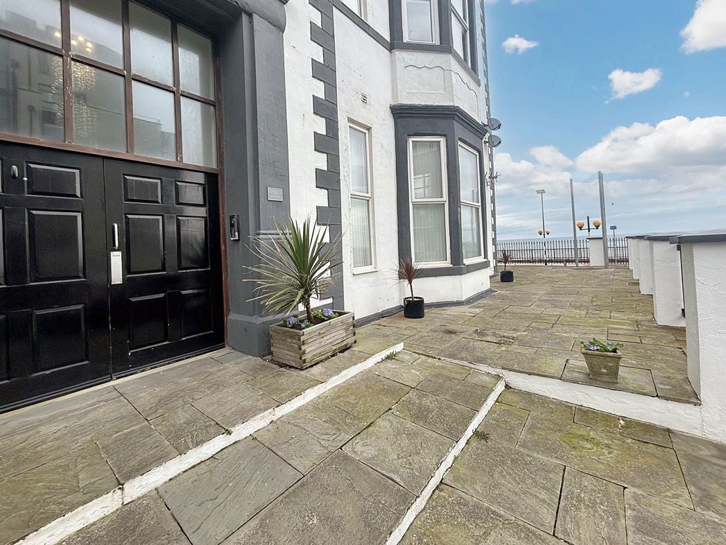 Flat Esplanade Avenue in North Tyneside