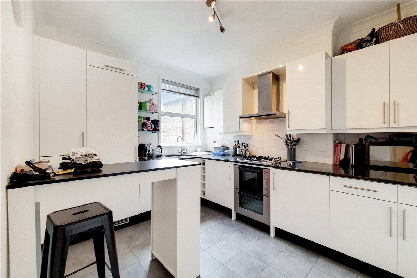 Flat Sugden Road in Greater London