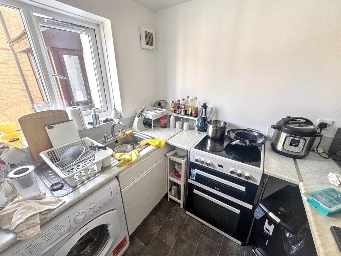 Flat Alan Hocken Way in Greater London