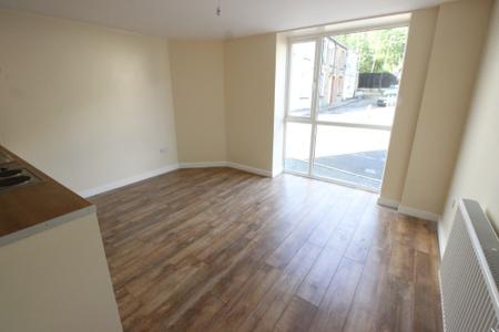 Flat Pantygraigwen Road in Pontypridd