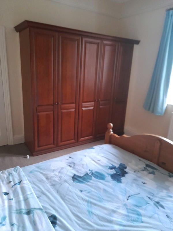 Room Brooklands Court in Leeds