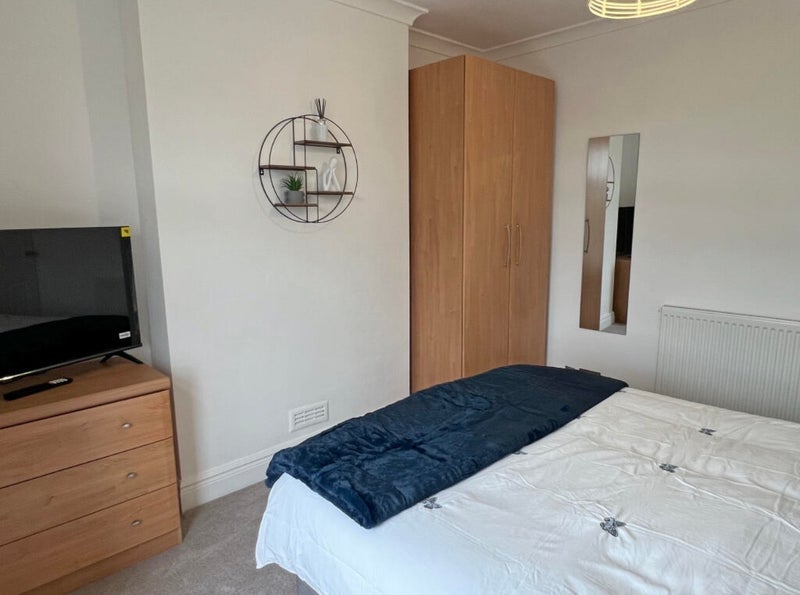 Room Redwick Road in Redwick