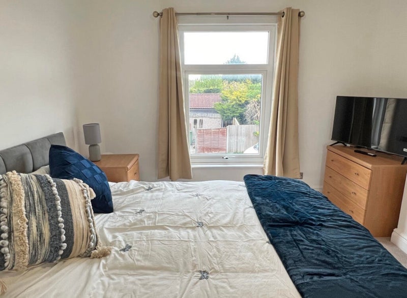 Room Redwick Road in Redwick
