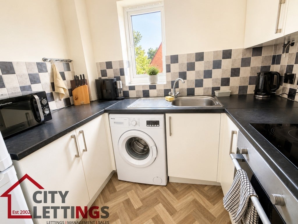Flat Gadwall Crescent in Nottingham