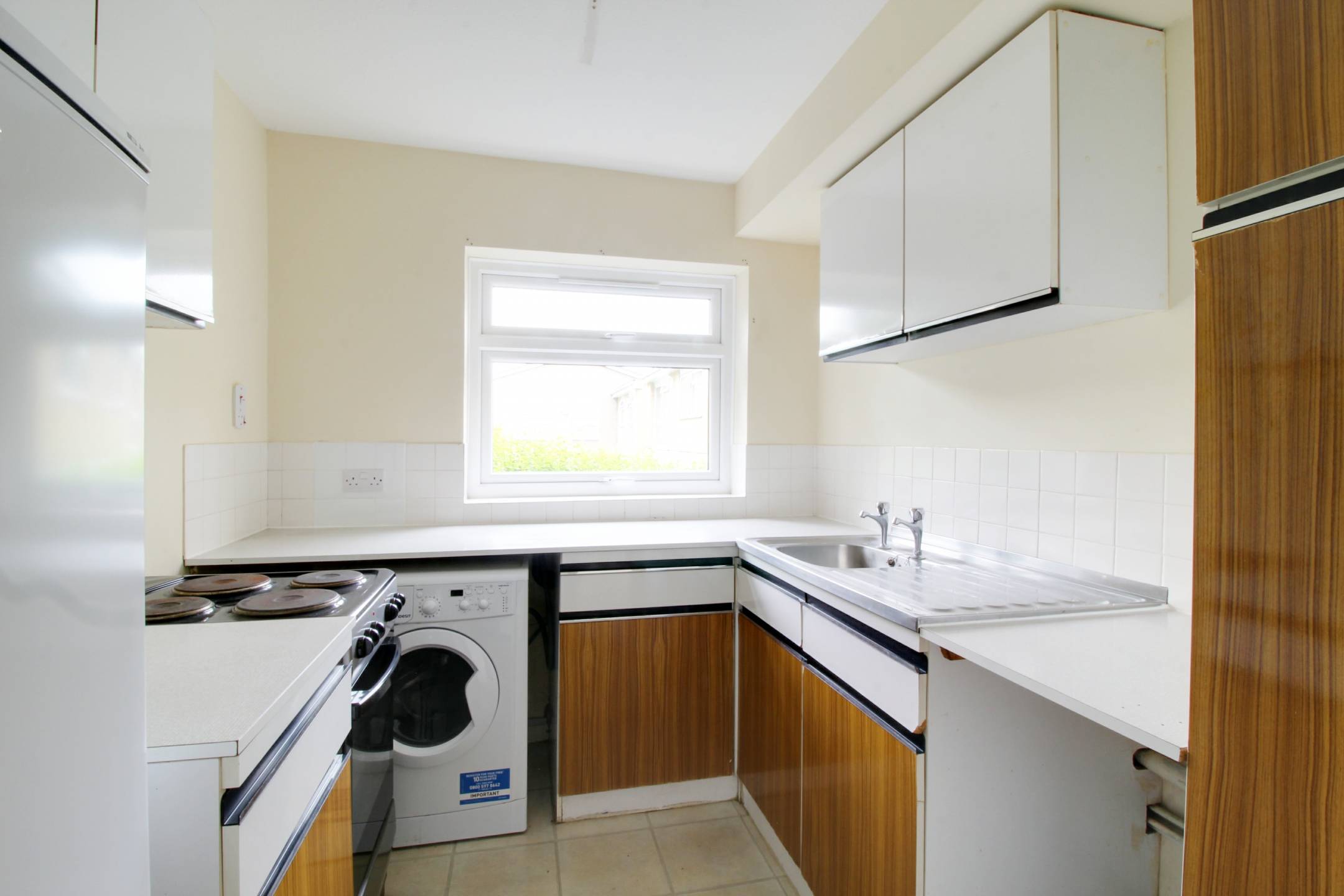 Flat Brambledown Road in Greater London