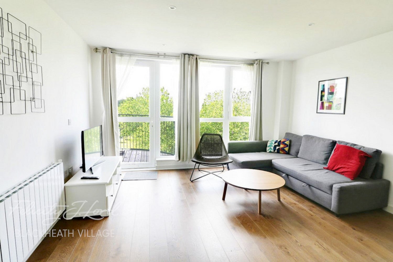 Flat Astell Road in Greater London