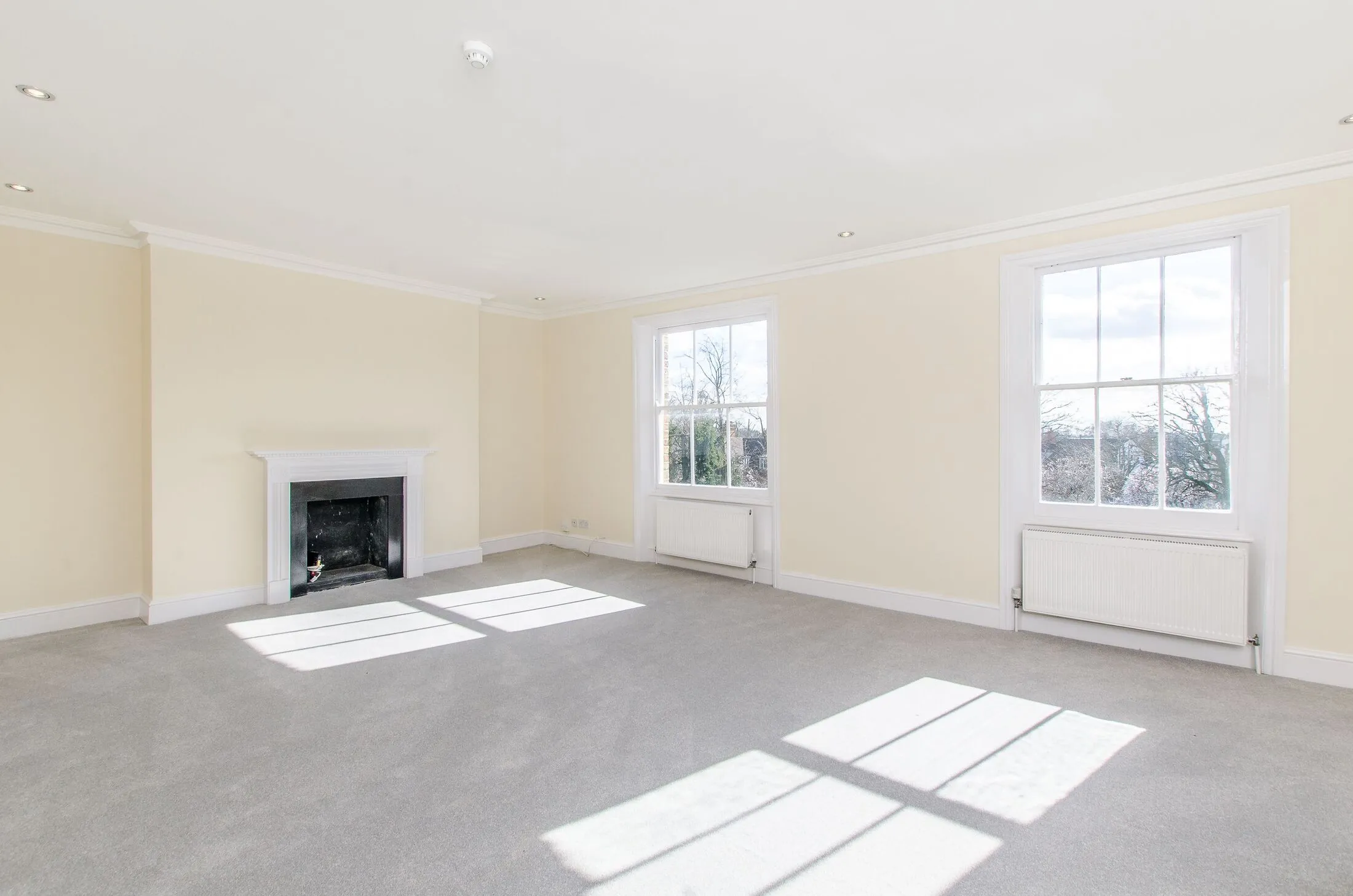 Flat Lower Merton Rise in Greater London