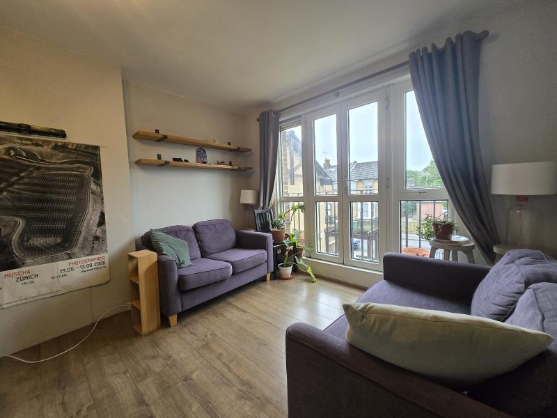 Flat Chalgrove Road in Greater London