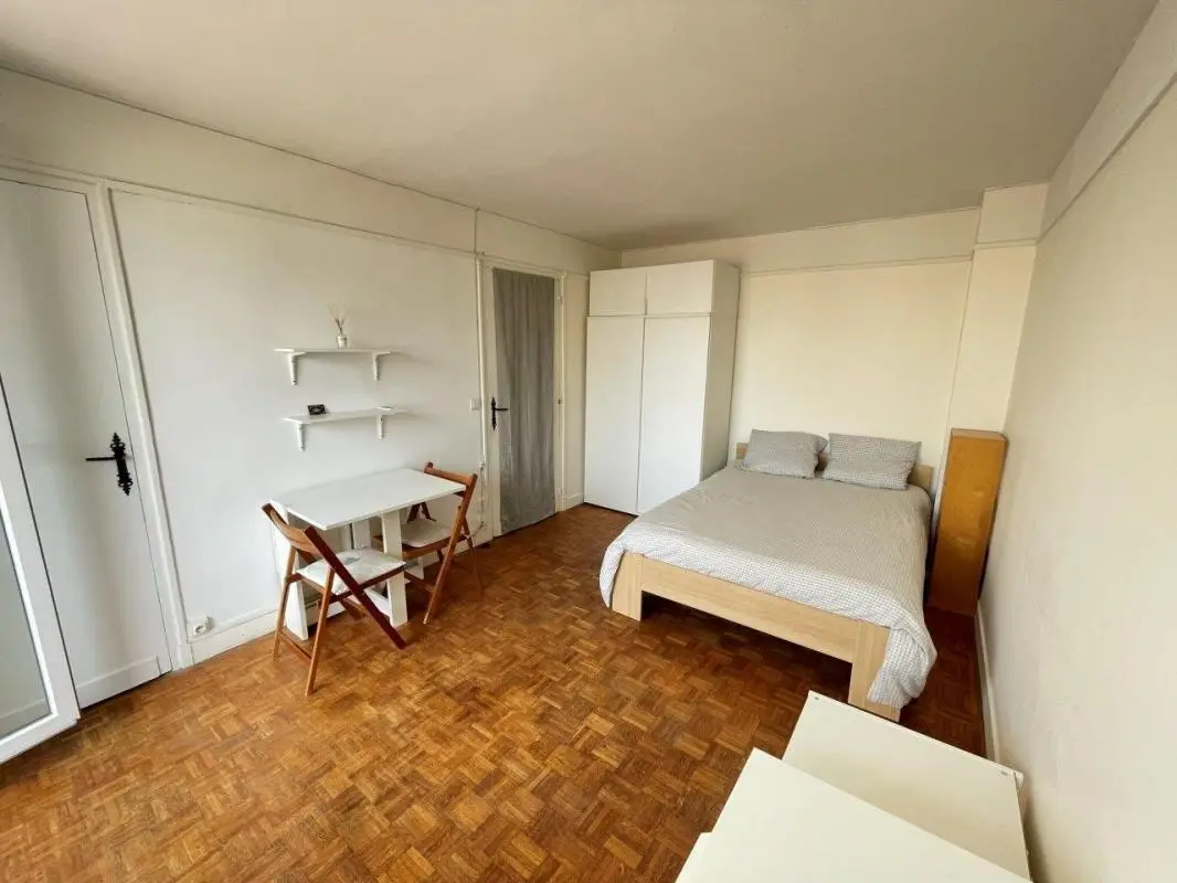 Flat Rue de l'Abbé Carton in Paris
