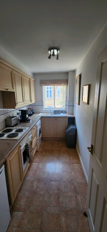 Room Bolingbroke Walk in Greater London