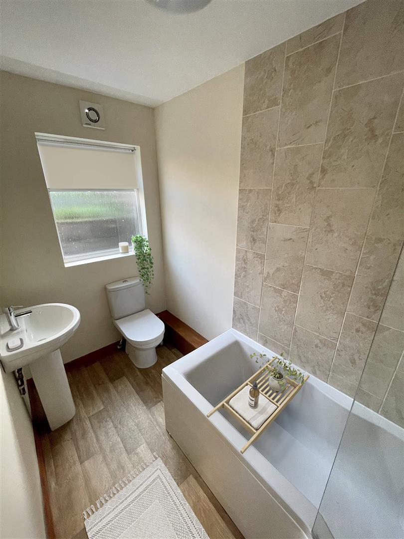 Flat Briton Ferry Road in Neath