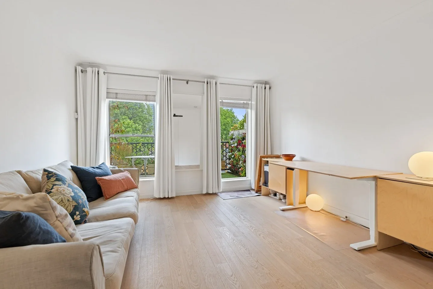 Flat Collinson Walk in Greater London