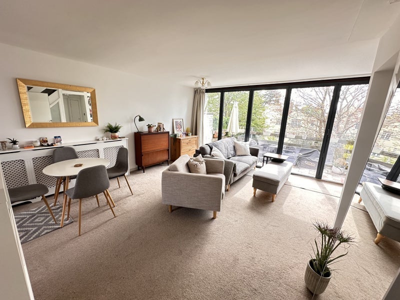 Room Tristan Square in Greater London