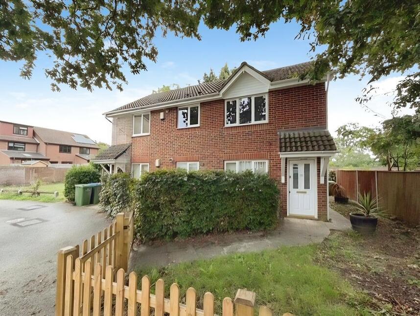 Flat Coracle Close in Fareham