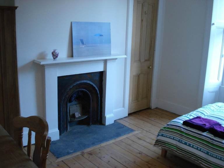 Flat Marchmont Crescent in City of Edinburgh