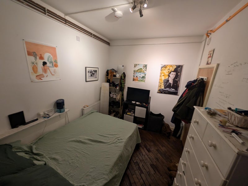Room Tudor Grove in Greater London