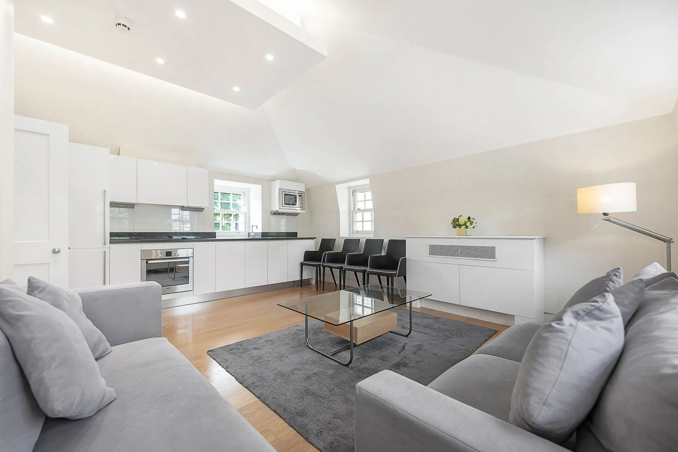Flat Oakley Street in Greater London
