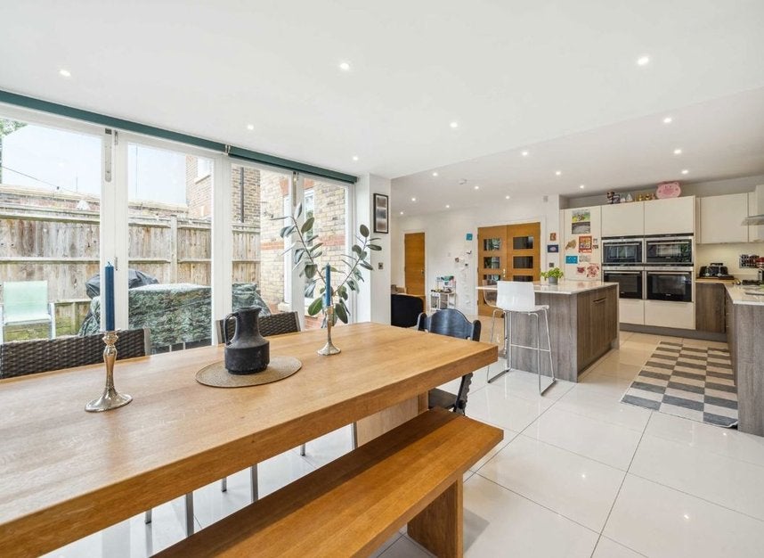 House Ormond Avenue in Greater London