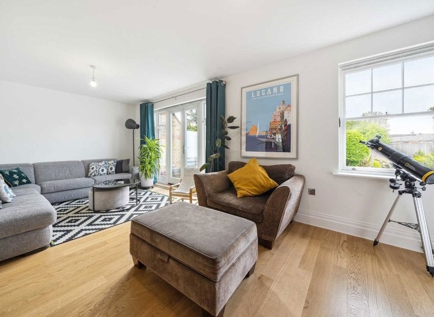 House Ormond Avenue in Greater London