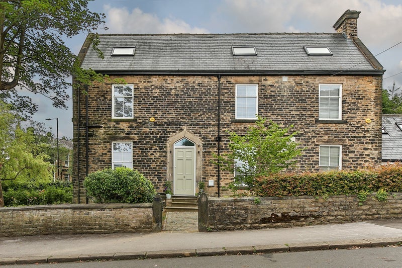 Room Sale Hill in Sheffield
