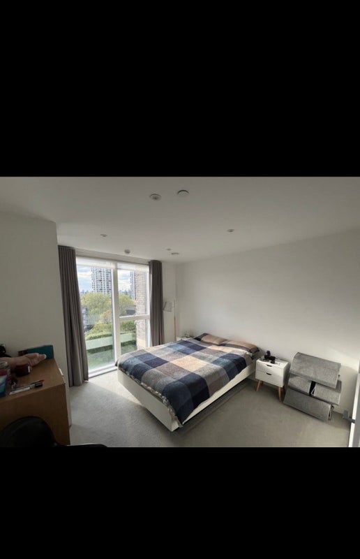 Flat Scena Way in Greater London