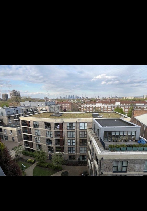 Flat Scena Way in Greater London