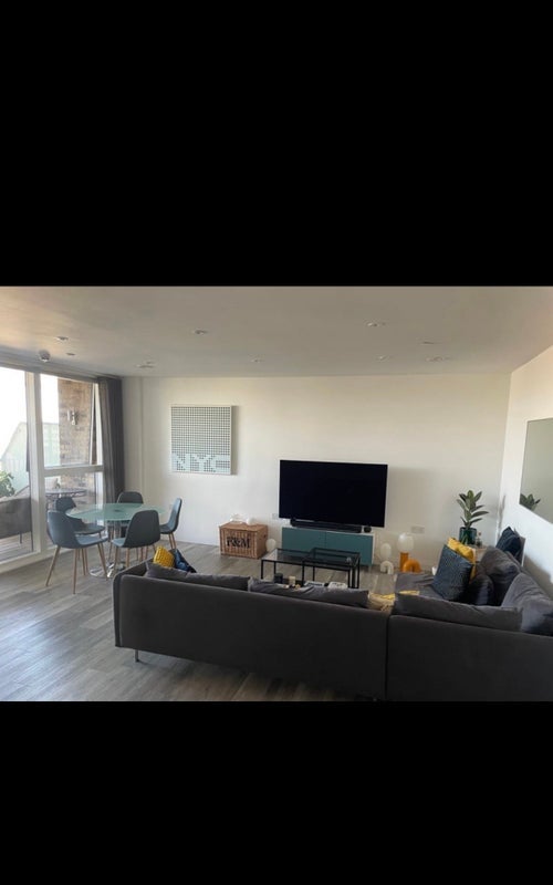 Flat Scena Way in Greater London