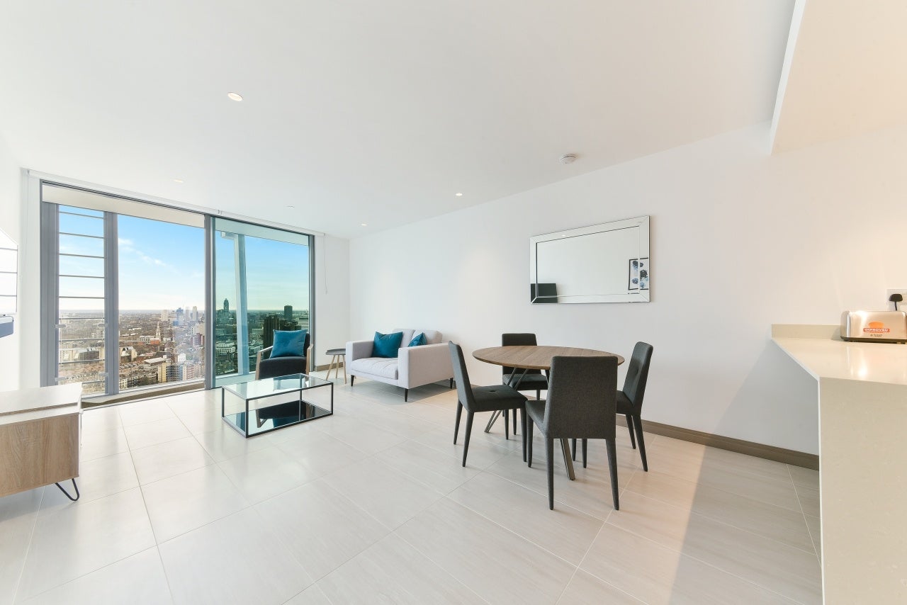 Flat Blackfriars Road in Greater London
