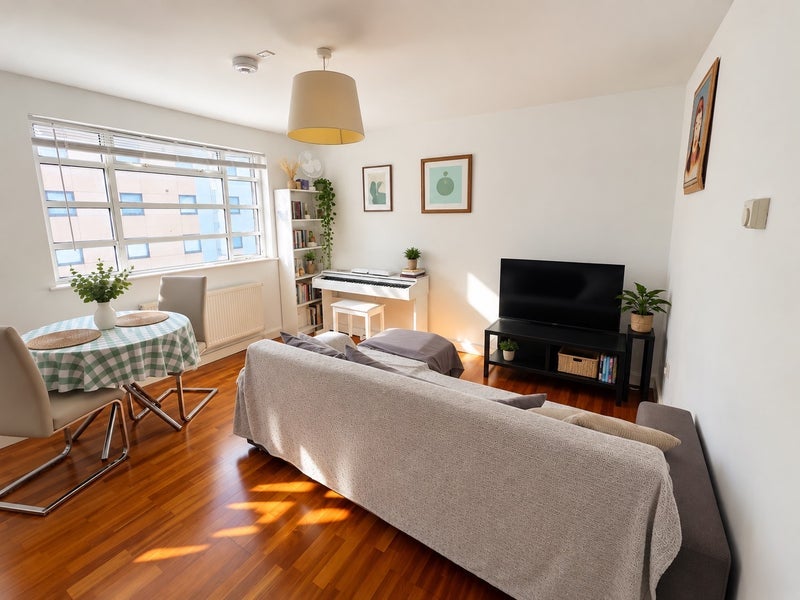 Flat Uxbridge Road in Greater London