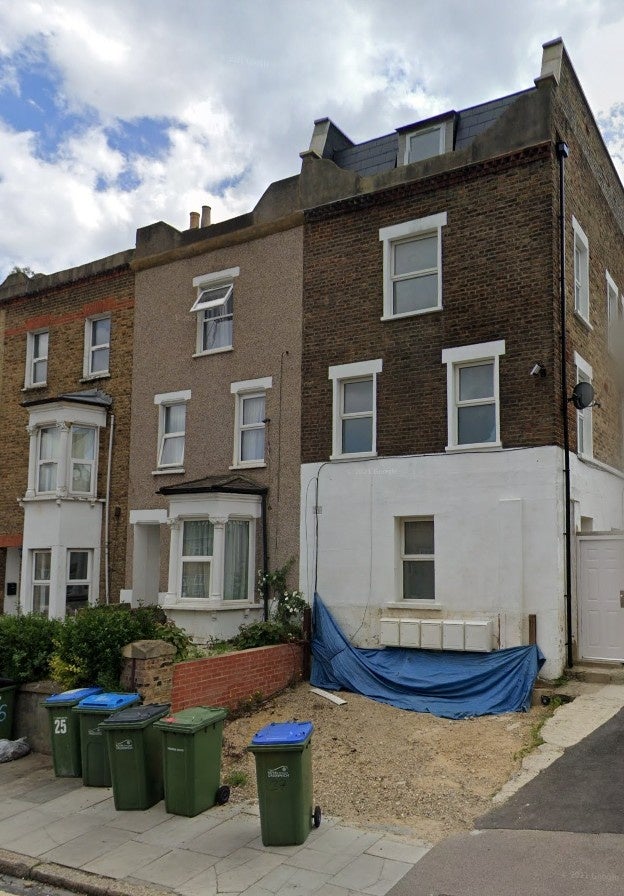 Flat Willenhall Road in Greater London