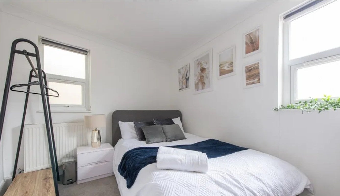 Flat Willenhall Road in Greater London