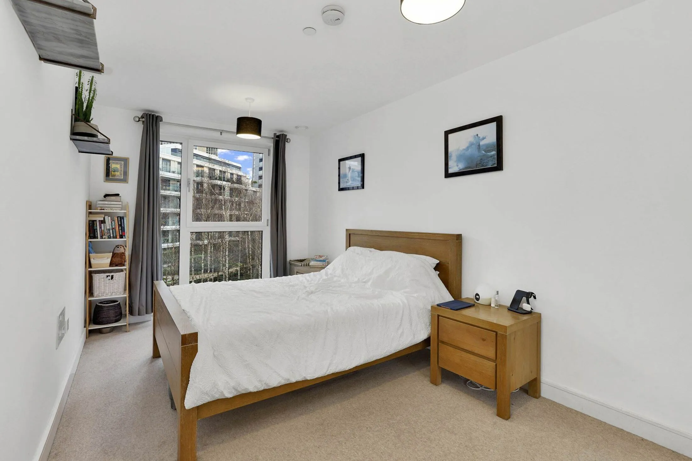 Flat Hebden Place in Greater London