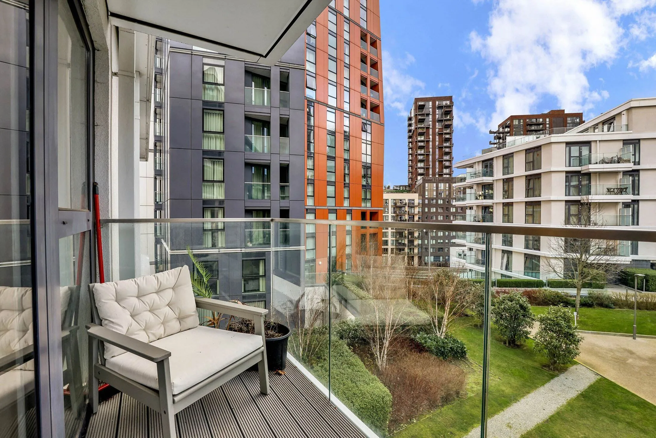 Flat Hebden Place in Greater London