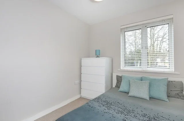 Flat Princes Way in Greater London