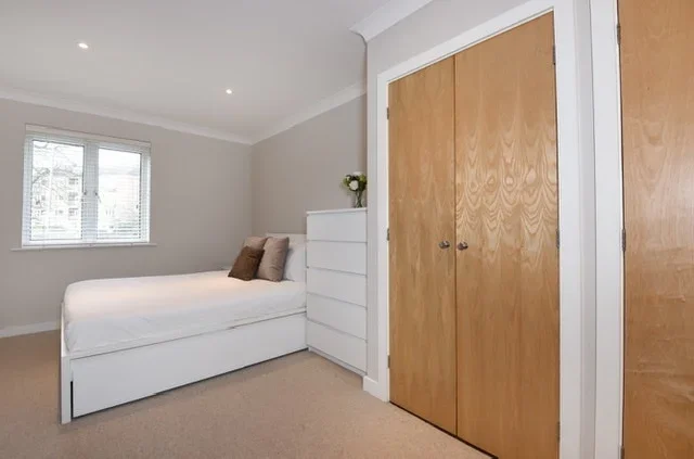 Flat Princes Way in Greater London