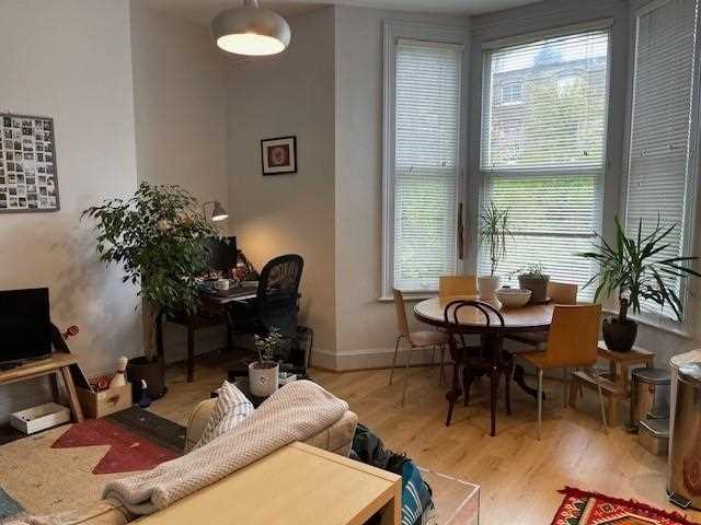 Flat Tufnell Park Road in Greater London