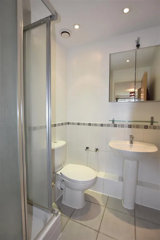Flat Lanadron Close in Greater London