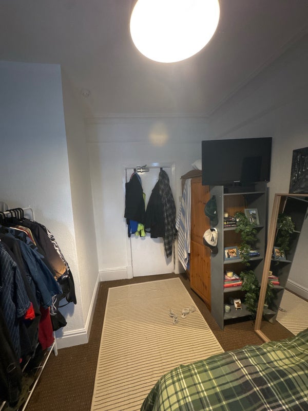 Room Goulden Road in Manchester