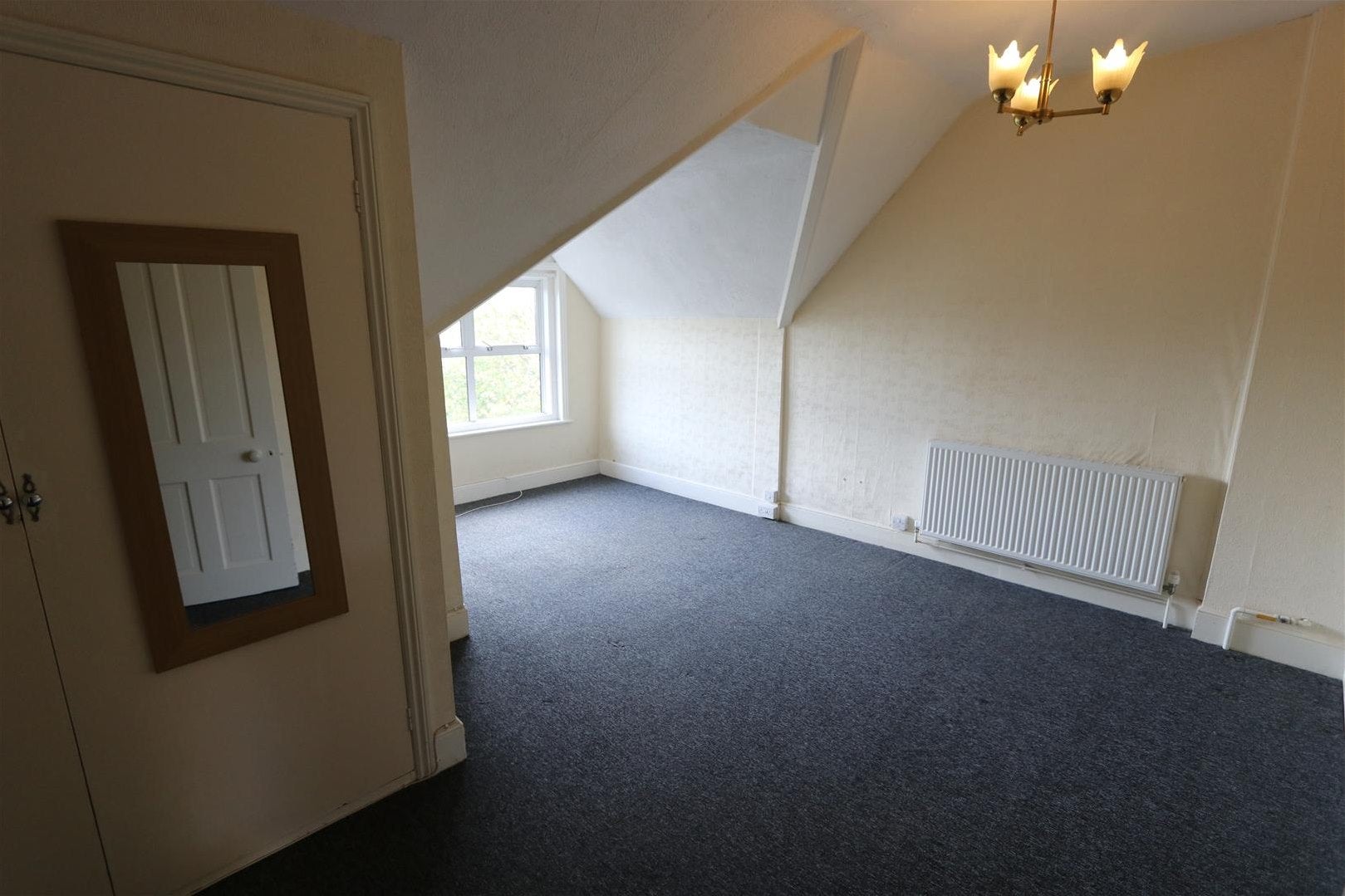 Flat Elmstead Road in Rother