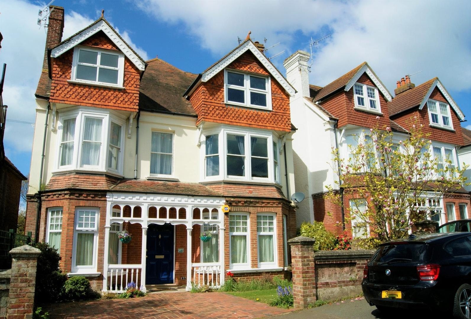 Flat Elmstead Road in Rother