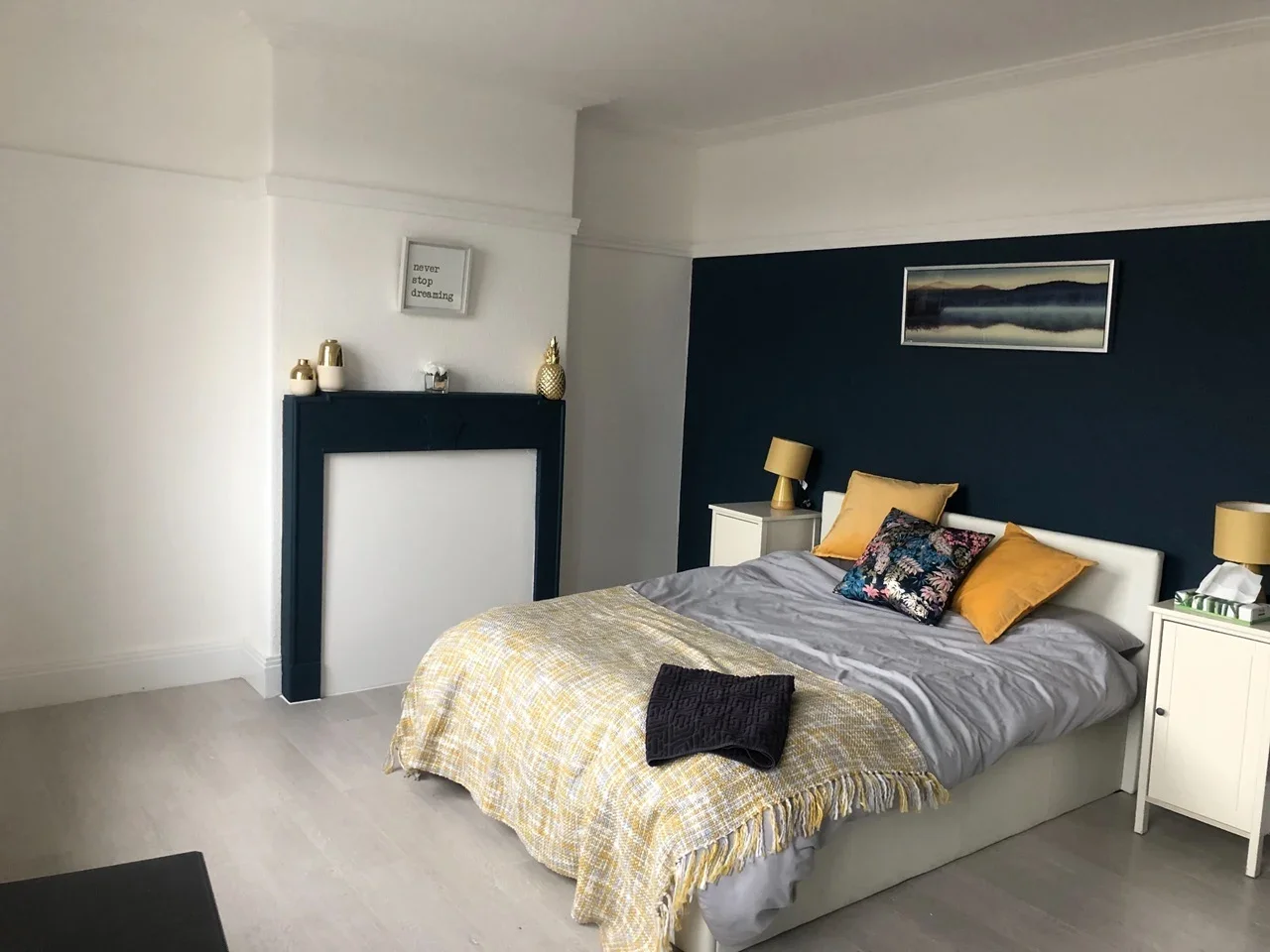 Flat Northfield Avenue in Greater London