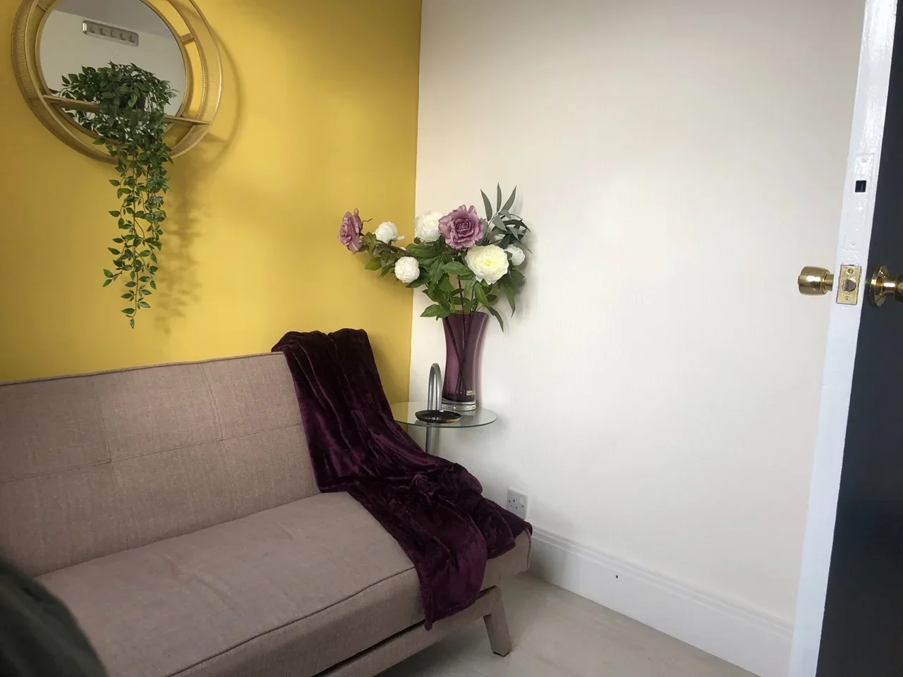 Flat Northfield Avenue in Greater London