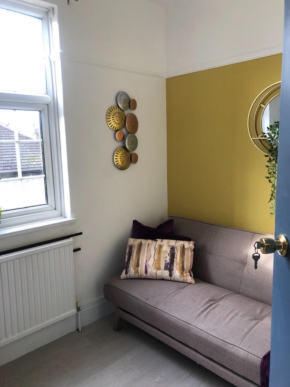 Flat Northfield Avenue in Greater London