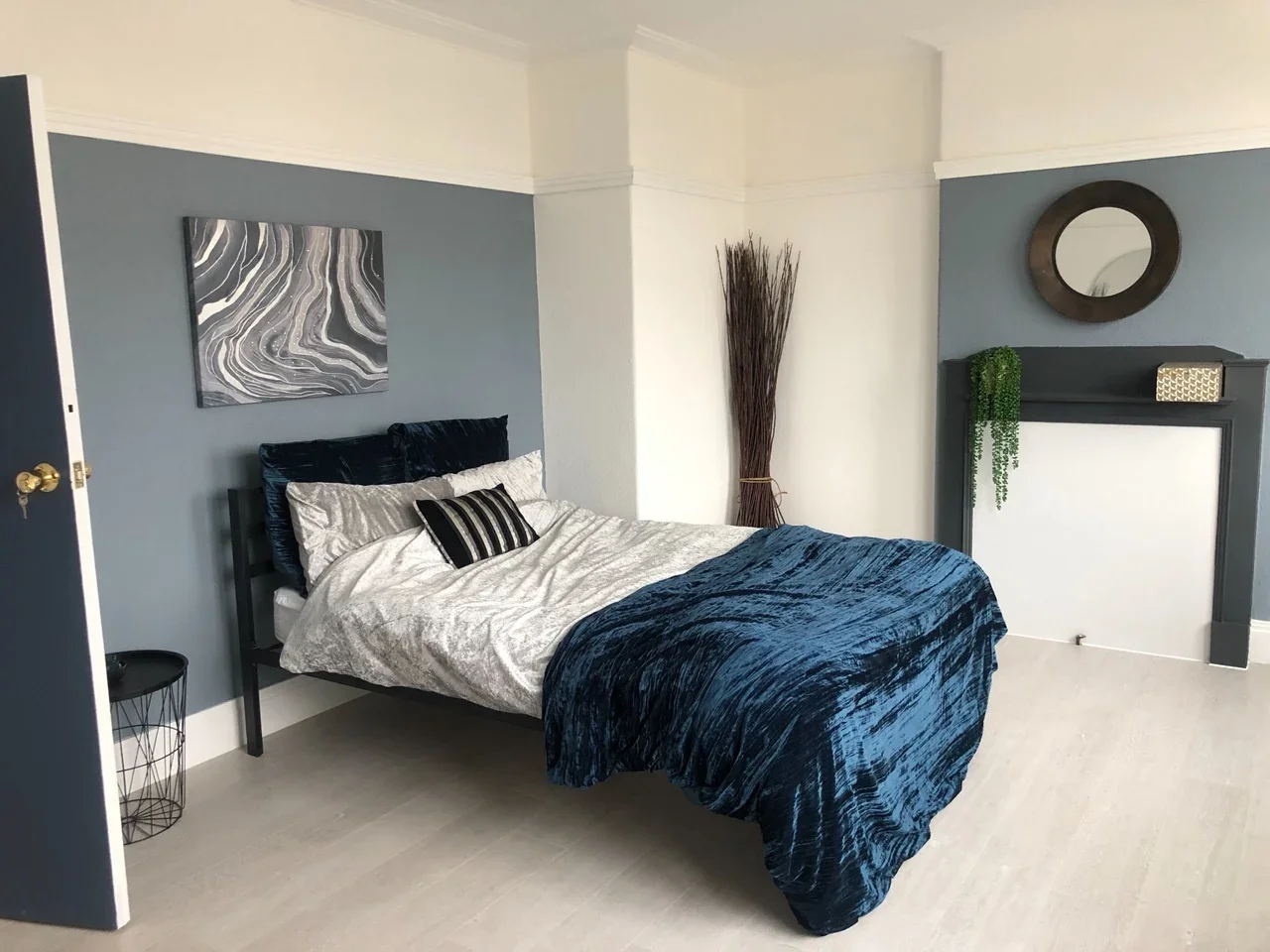 Flat Northfield Avenue in Greater London