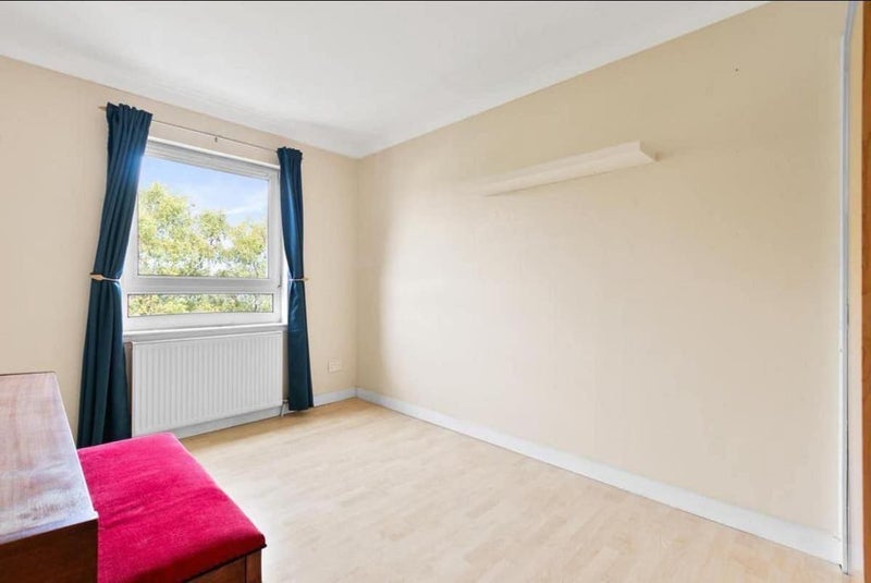Room Curle Street in Glasgow