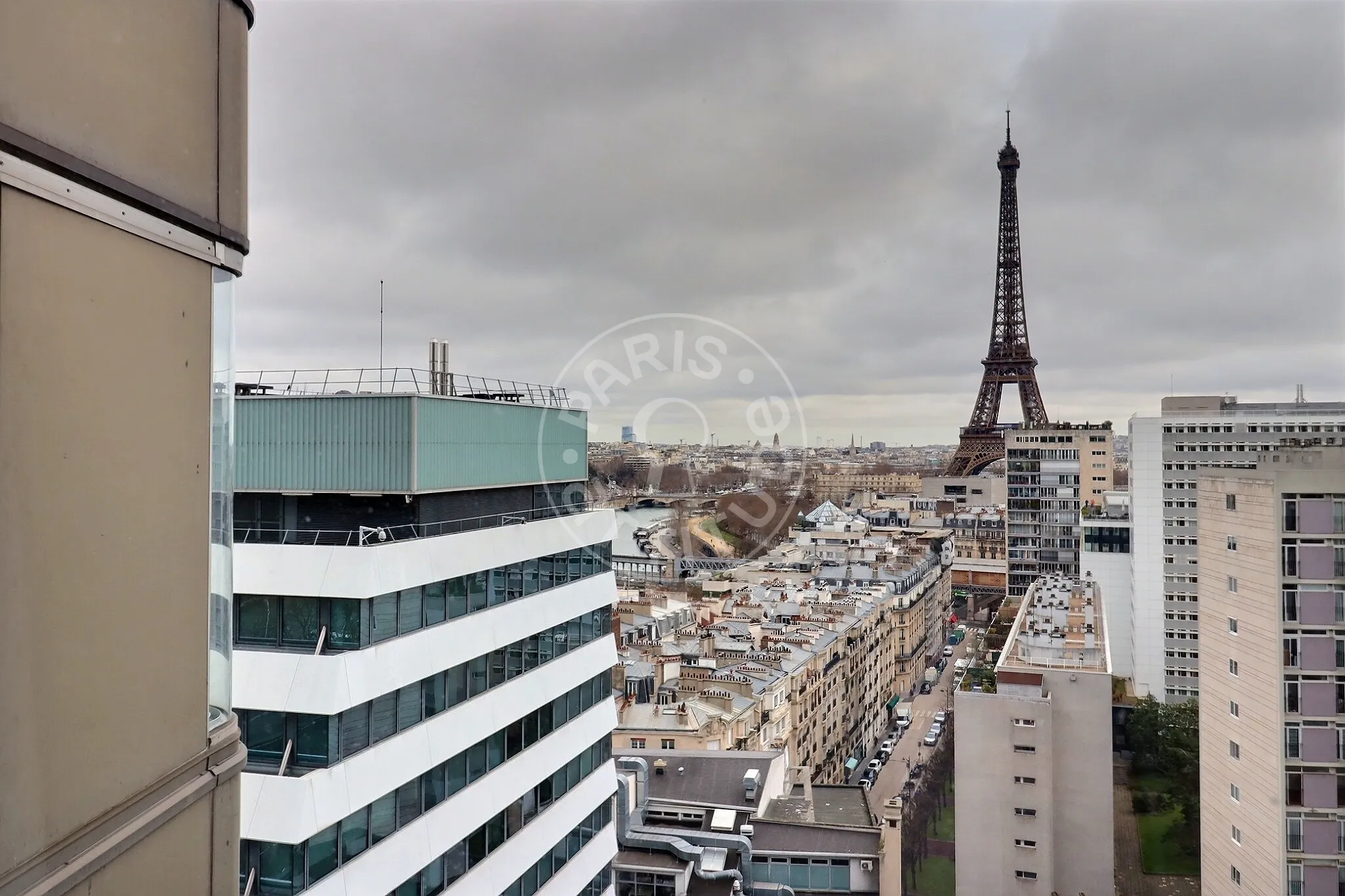 Flat Quai de Grenelle in Paris
