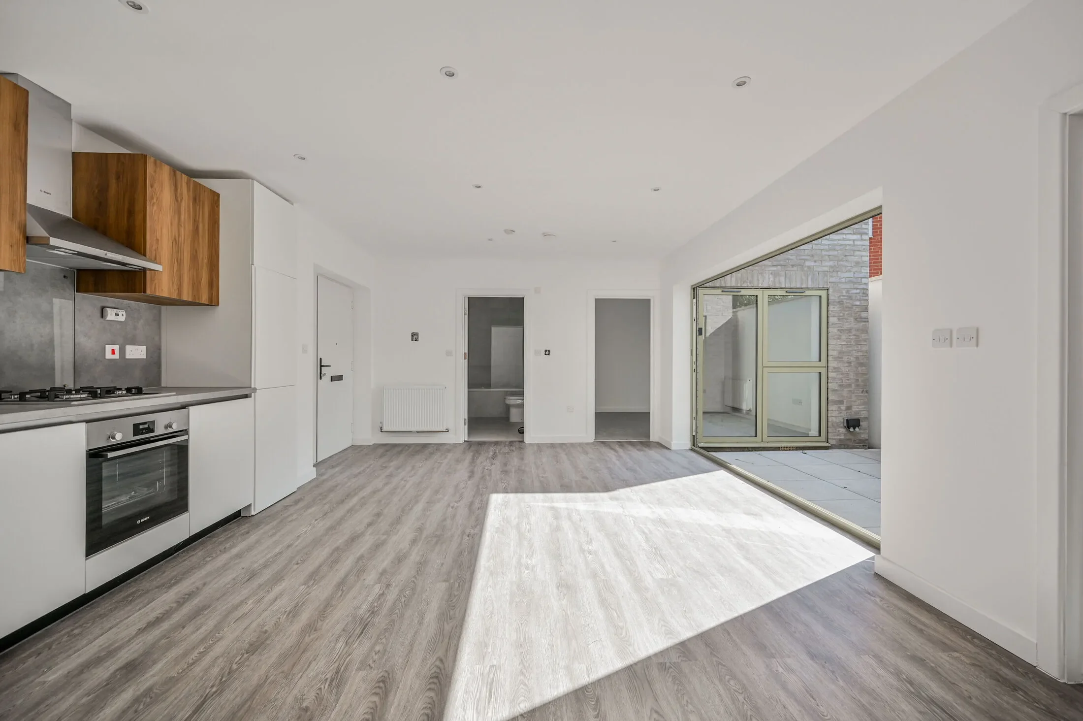 House Princes Avenue in Greater London